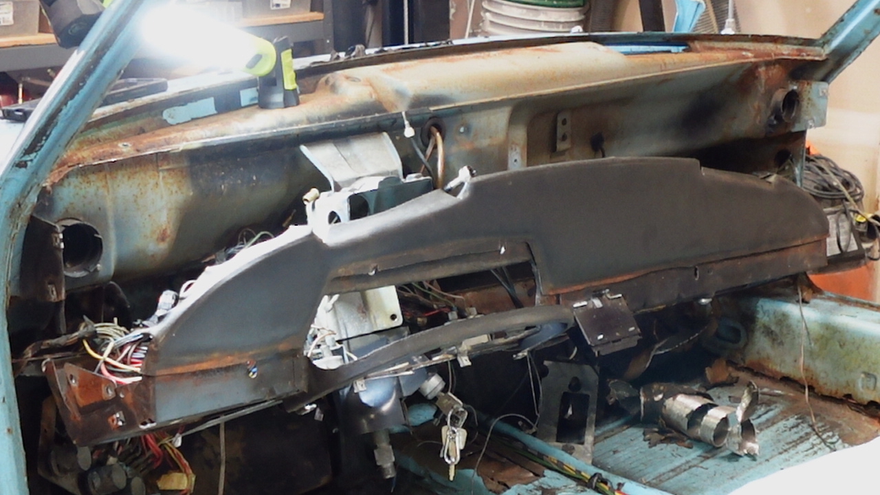 1973 Porsche Project 914 Remove Dash 11-13