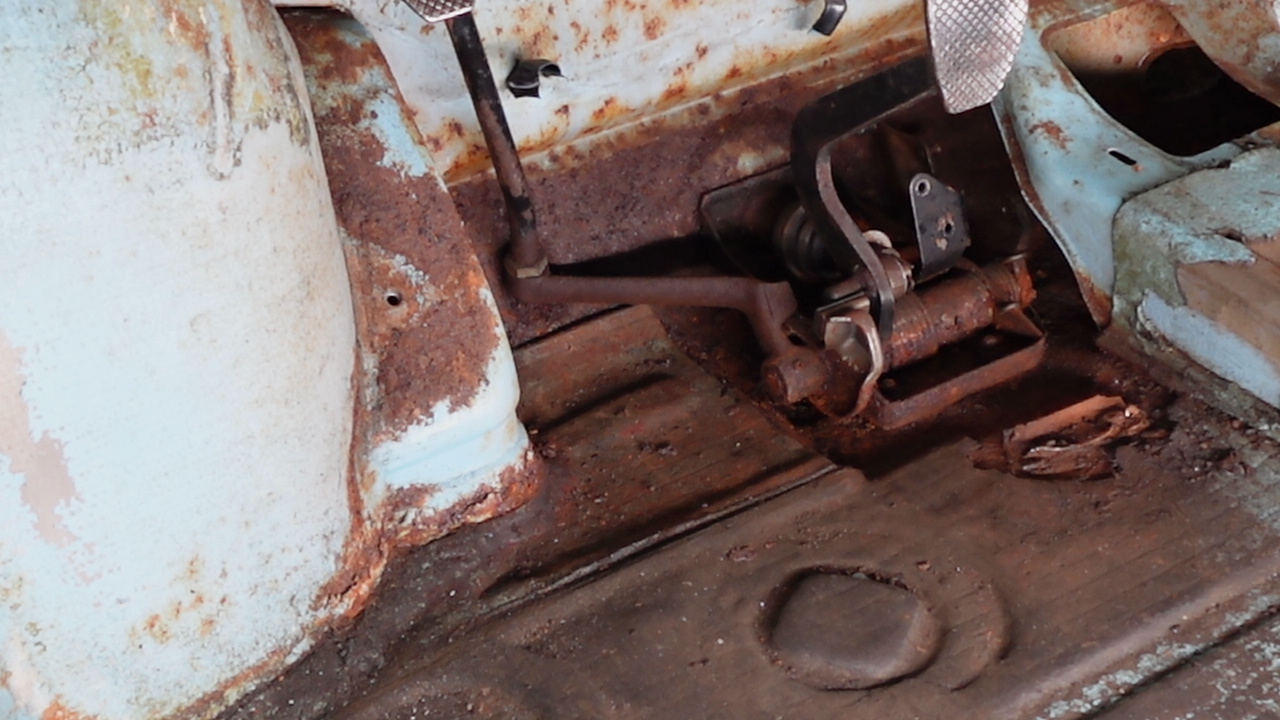 1973 Porsche Project 914 Remove Pedal Assembly 11-19