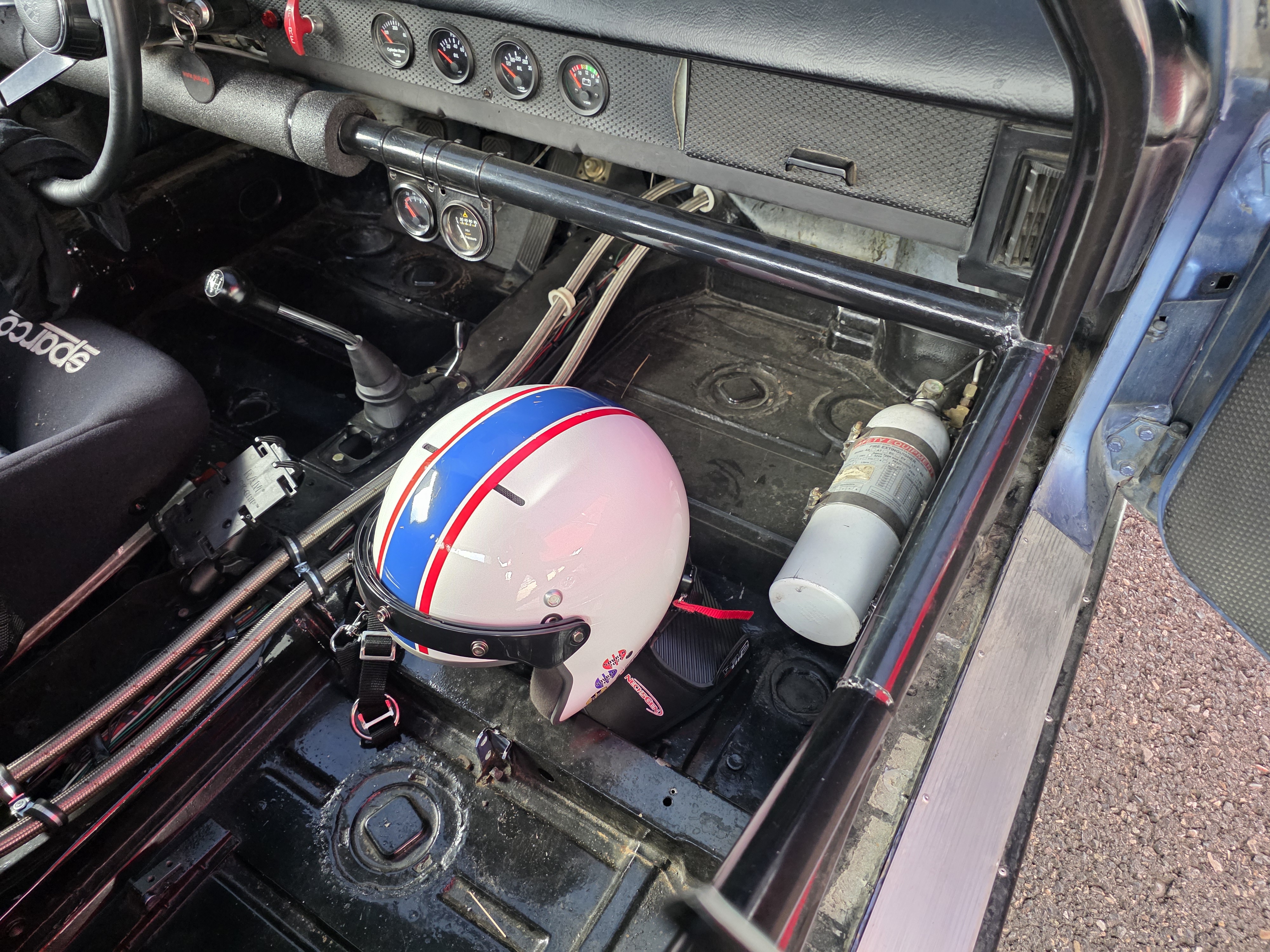 Interior Off Porsche 914 10-5