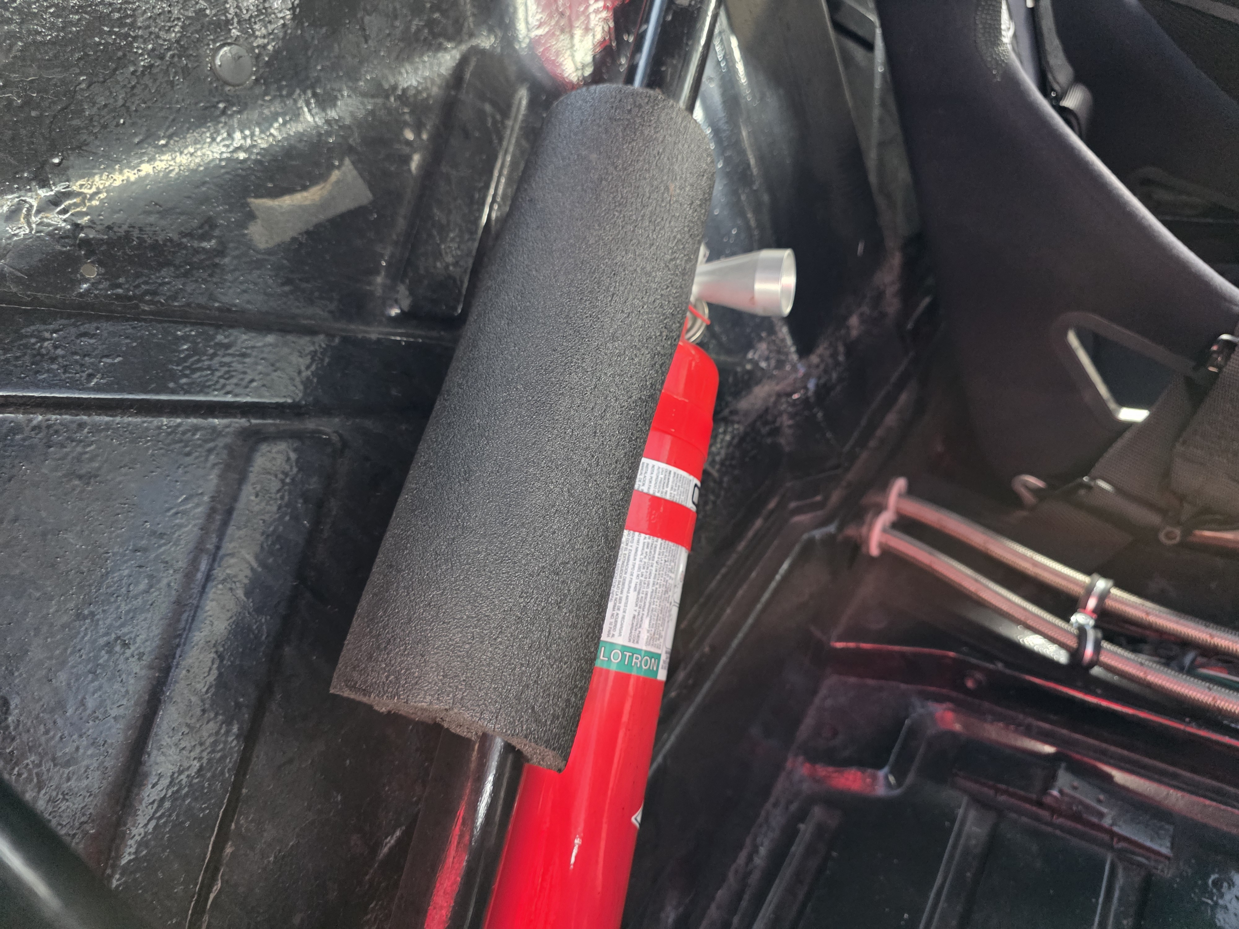 Extra Fire Extinguisher Porsche 914 10-7